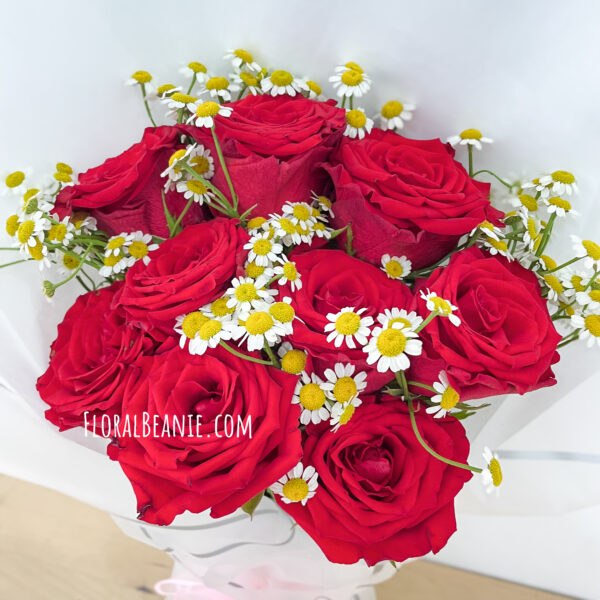 Red Rose & Chamomile Bouquet