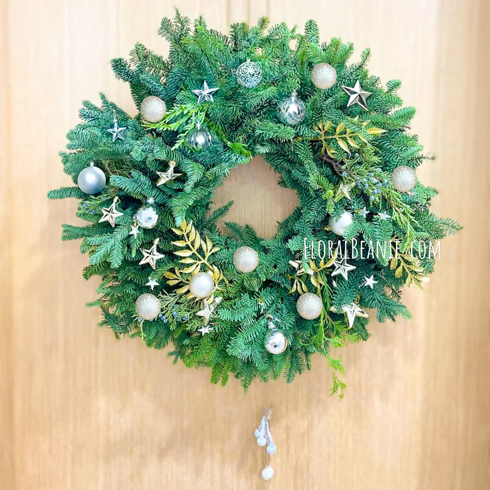 Simple Wreath with Bells 1 Simple Wreath with Bells